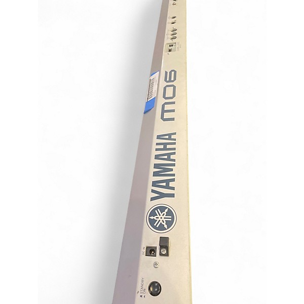 Used Yamaha MO6 Keyboard Workstation