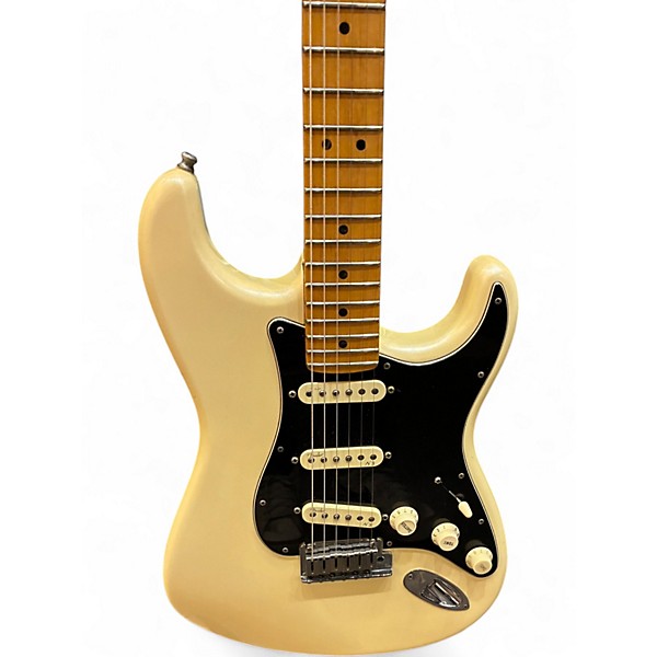 Used 2014 Fender American Elite Stratocaster Olympic Pearl Solid Body Electric Guitar