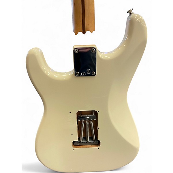 Used Fender Standard Stratocaster Artic White Solid Body Electric Guitar