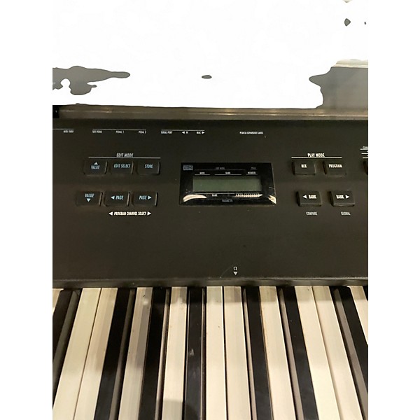 Used Alesis QS8.2 Keyboard Workstation
