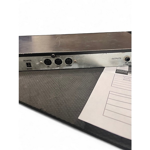 Used E-mu CLASSIC KEYS SOUND MODULE Keyboard Stand