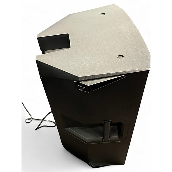 Used Mackie THUMP 215 Powered Speaker