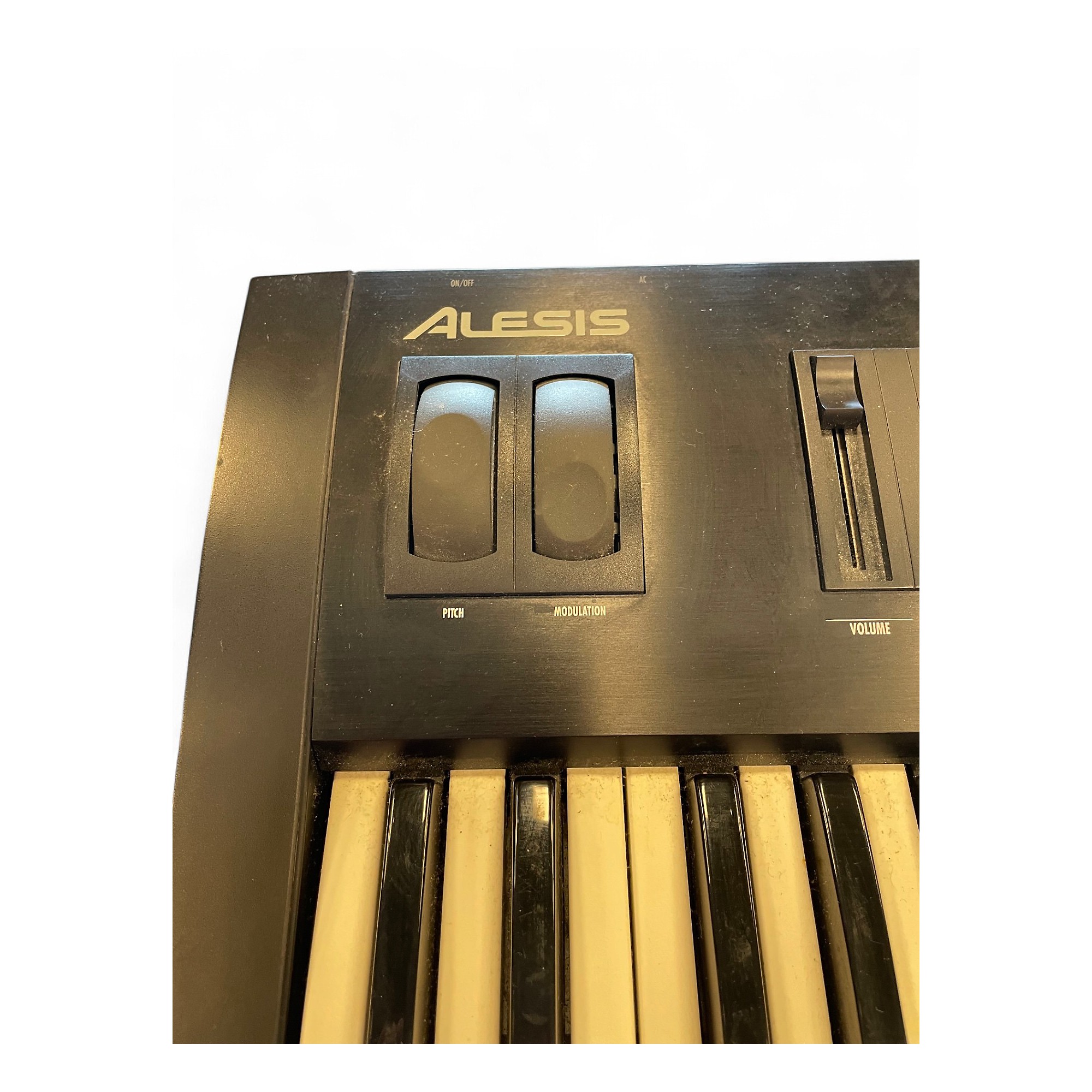 Used Alesis QS6.1 Keyboard Workstation | Guitar Center