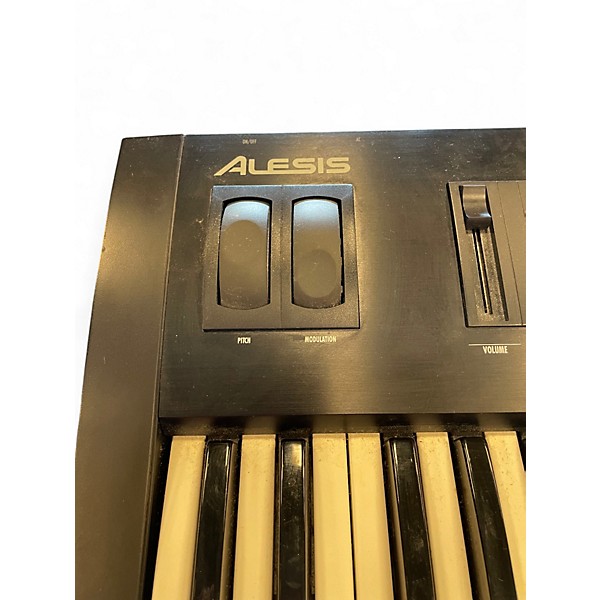 Used Alesis QS6.1 Keyboard Workstation