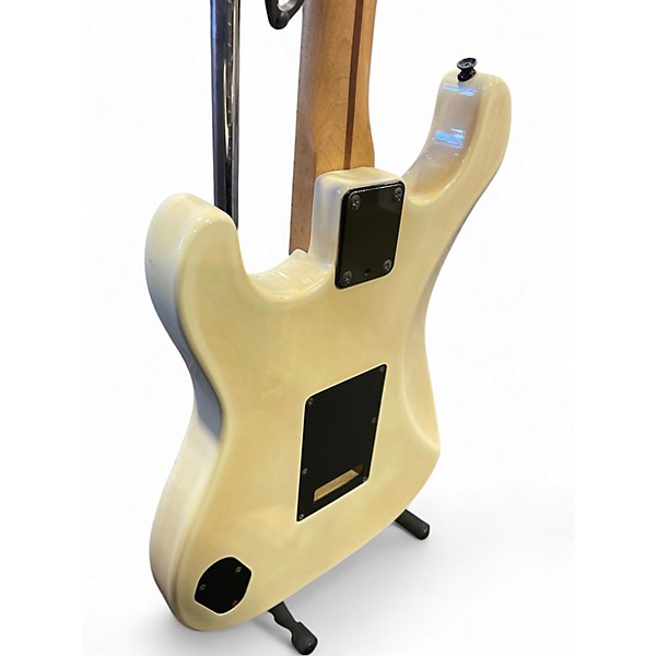 Vintage 1987 Fender sf-451 boxer stratocaster Alpine White Solid Body Electric Guitar