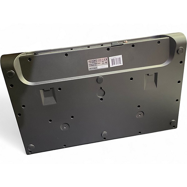 Used Zoom LIVETRAK L-12 Digital Mixer