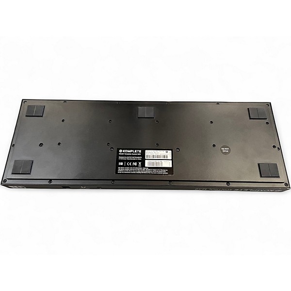 Used Native Instruments komplete kontrol m32 MIDI Controller