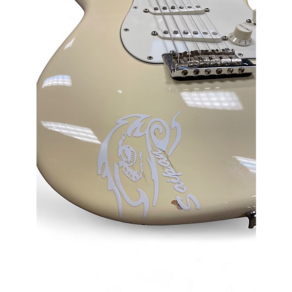 Used 2011 Fender American Standard Stratocaster Olympic White Solid Body Electric Guitar