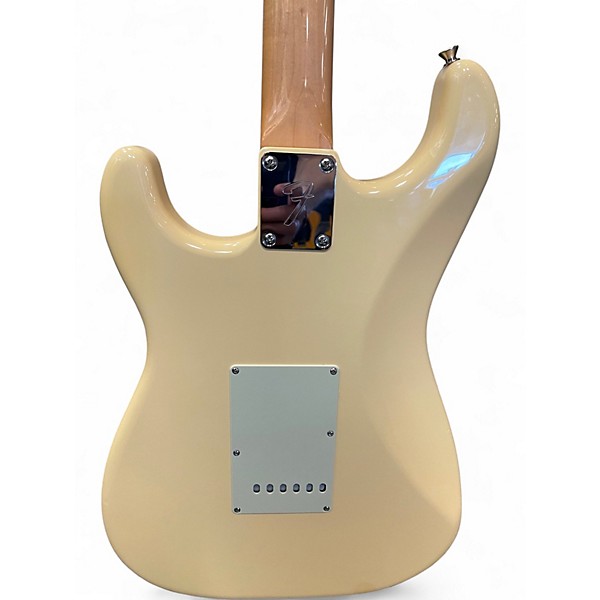 Used Fender Traditional II Late 60s Stratocaster Antique White Solid Body Electric Guitar