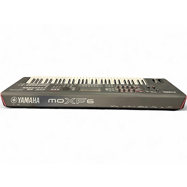 Used Yamaha MOXF6 61 Key Keyboard Workstation