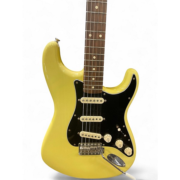Used Fender Classic Player '60s Stratocaster Black and Yellow Solid Body Electric Guitar