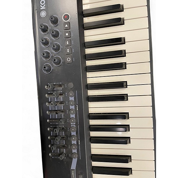 Used M-Audio Axiom 61 Key MIDI Controller