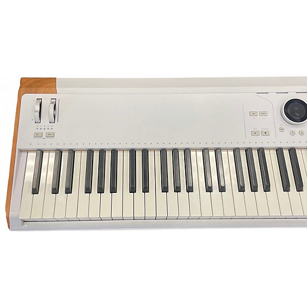 Used Arturia ASTROLAB 88 Keyboard Workstation