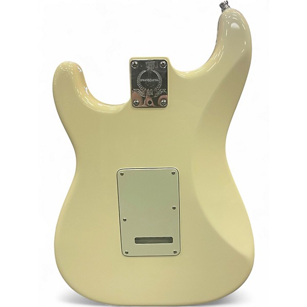 Used 2014 Fender American Standard Stratocaster Olympic White Solid Body Electric Guitar