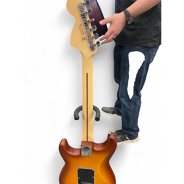 Used Fender STRATOCASTER AMERICAN PERFORMER 2 Tone Sunburst Solid Body Electric Guitar