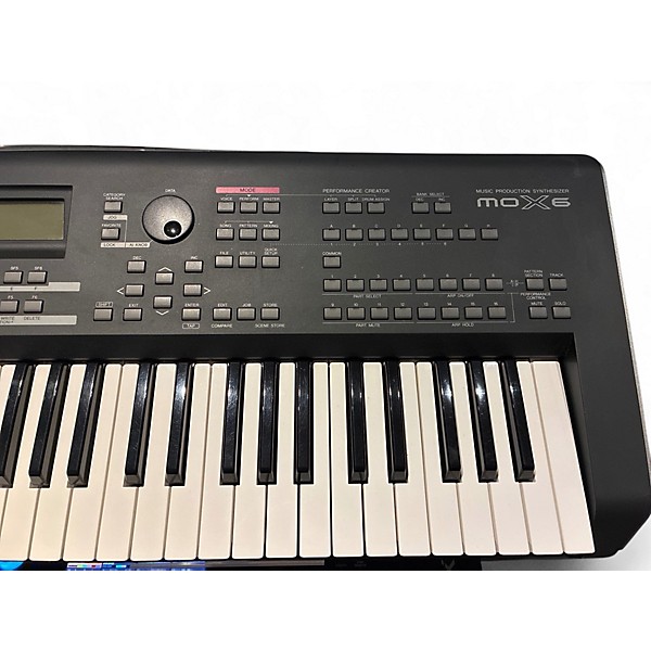 Used Yamaha MOX6 61 Key Keyboard Workstation