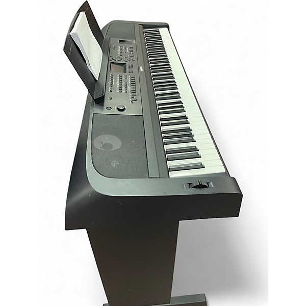 Used Yamaha DGX670 Digital Piano