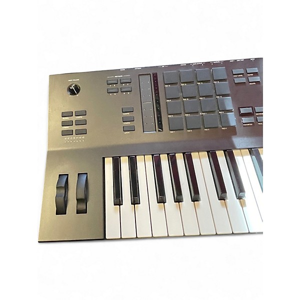 Used Akai Professional MPC Key 61 Keyboard Workstation