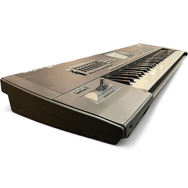 Used KORG i 30 Keyboard Workstation