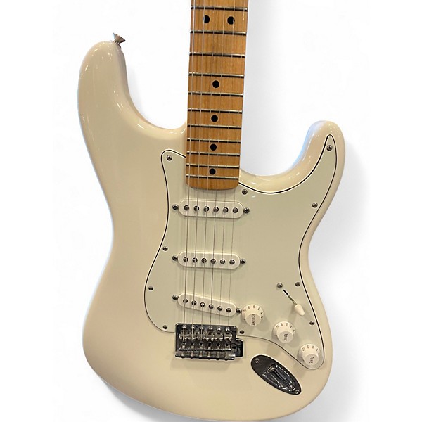 Used Fender Player Stratocaster White Solid Body Electric Guitar