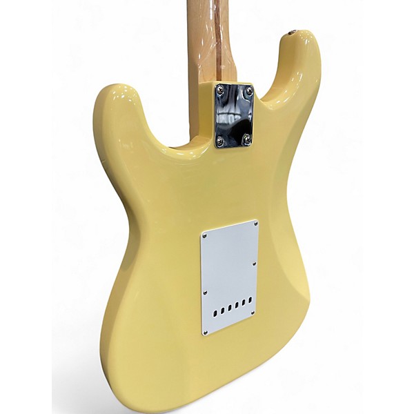 Used 2017 Fender Artist Series Yngwie Malmsteen Stratocaster Vintage White Solid Body Electric Guitar