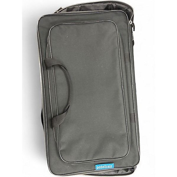 Used Pedaltrain Classic 2 Pedal Board