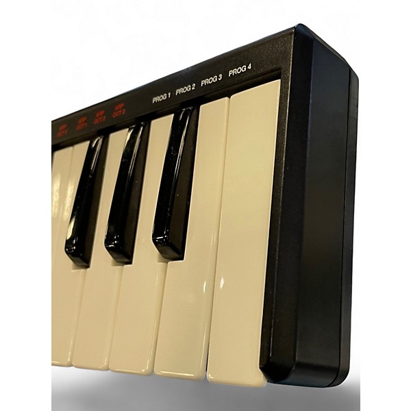 Used Akai Professional LPK25 MIDI Controller