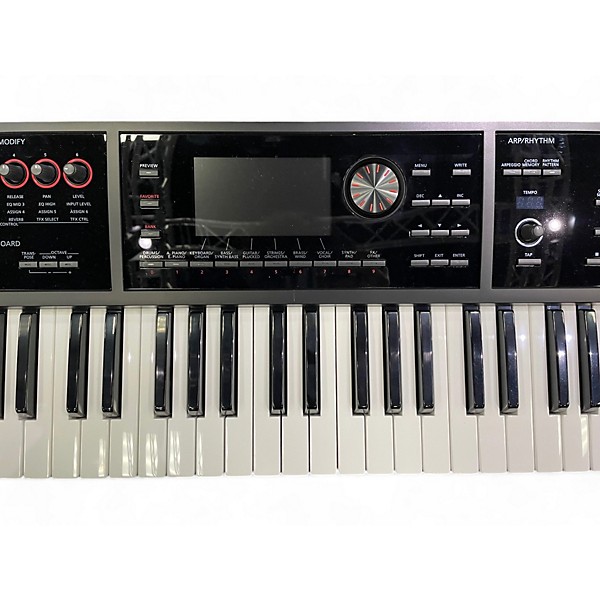 Used Roland Fantom 07 Keyboard Workstation