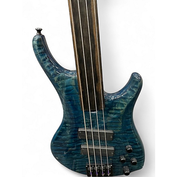 Used Roscoe LG3000 Quilted Blue  Electric Bass Guitar