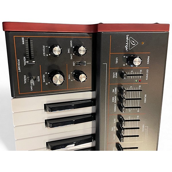 Used Behringer VC340 Synthesizer