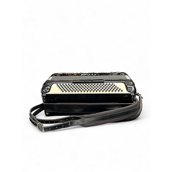 Used Petosa SM-150 Accordion