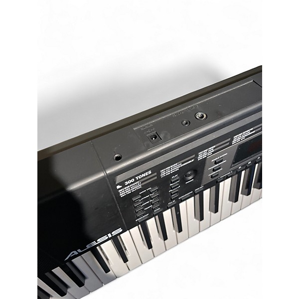 Used Alesis BRAVO 61 Digital Piano
