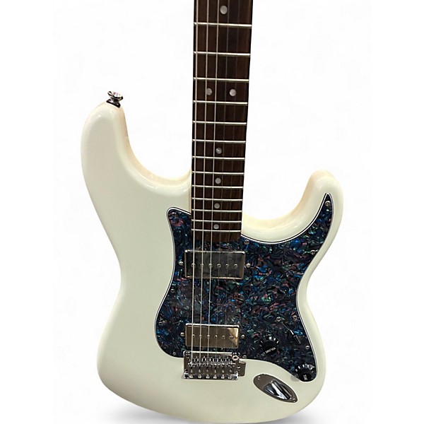 Used 2021 Squier Affinity Stratocaster Arctic White Solid Body Electric Guitar