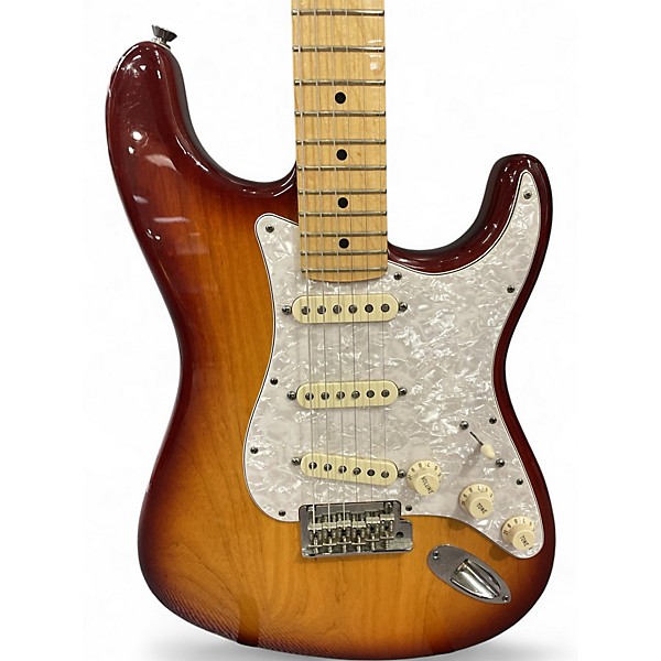 Used 2013 Fender American Standard Stratocaster Sienna Sunburst Solid Body Electric Guitar