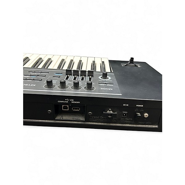 Used Roland JUNO DS 61 Synthesizer