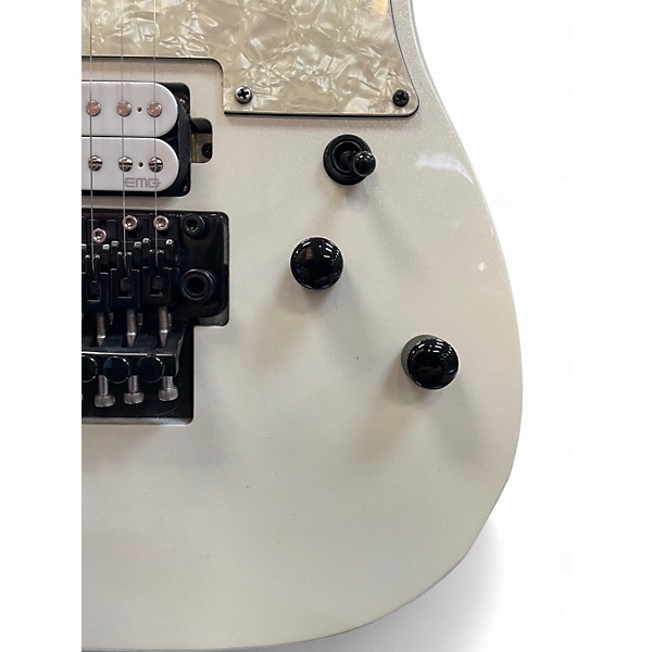 Used Schecter Guitar Research Sun Valley Super Shredder PT FR Metallic White Solid Body Electric Guitar