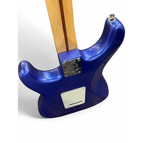 Used 2014 Fender American Standard Stratocaster ocean blue metallic Solid Body Electric Guitar