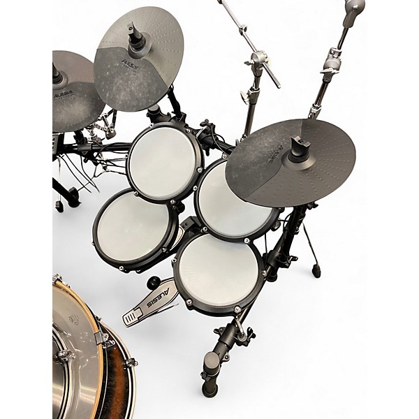 Used Alesis nitro max special edition Electric Drum Set
