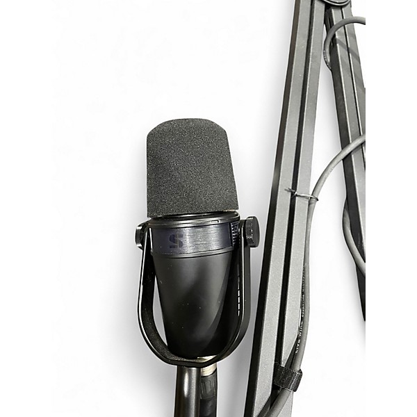 Used Shure mv7x Dynamic Microphone