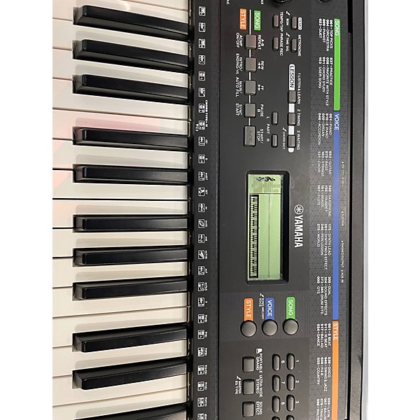 Used Yamaha PSRE253 61 Key Portable Keyboard