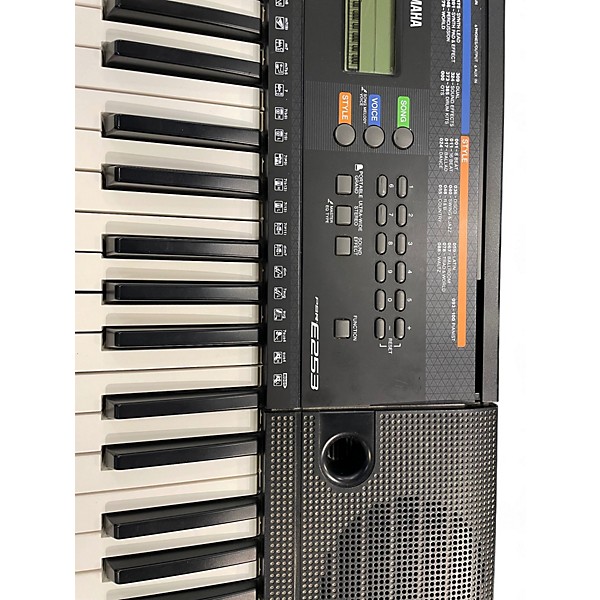 Used Yamaha PSRE253 61 Key Portable Keyboard