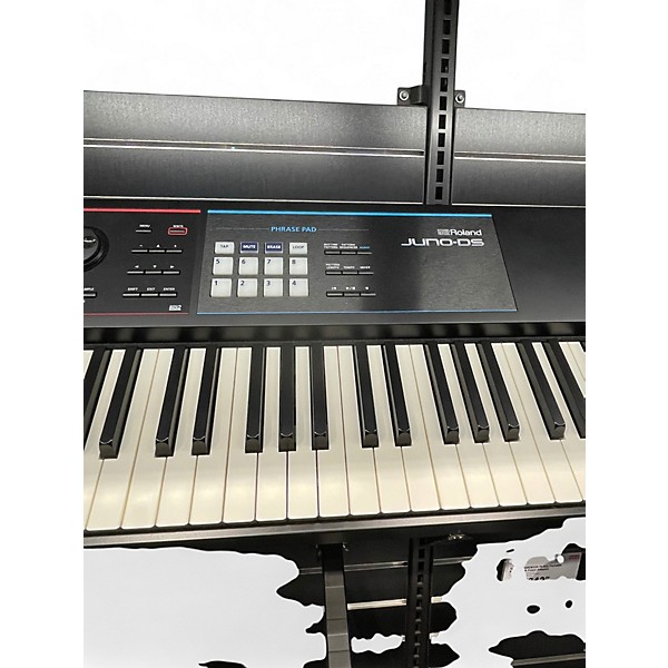 Used Roland JUNO DS 88 Keyboard Workstation