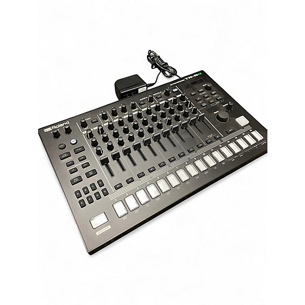 Used Roland TR-8S RHYTHM PERFORMER  DJ Controller