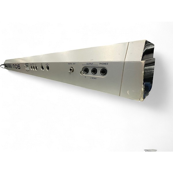 Used Yamaha MO6 61 Key Keyboard Workstation