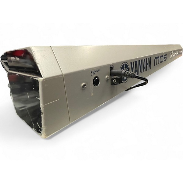 Used Yamaha MO6 61 Key Keyboard Workstation