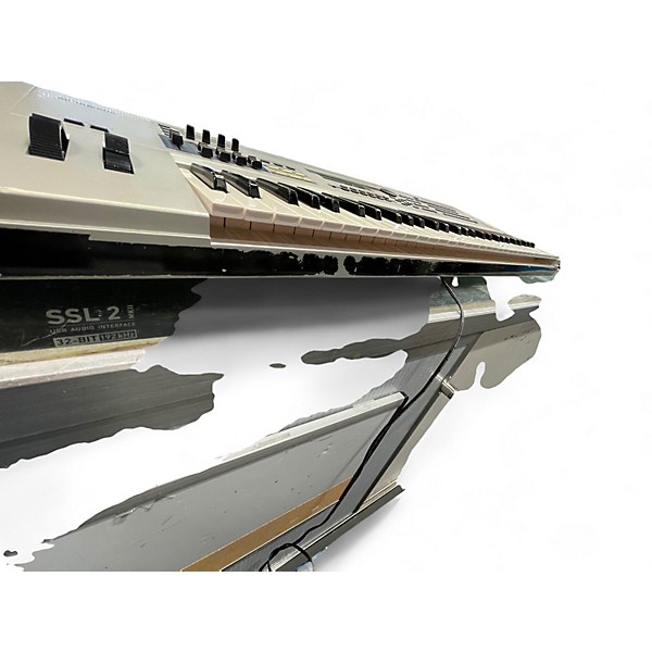 Used Yamaha MO6 61 Key Keyboard Workstation