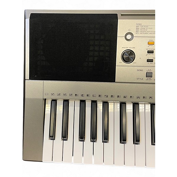 Used Yamaha PSRE353 61 Key Portable Keyboard