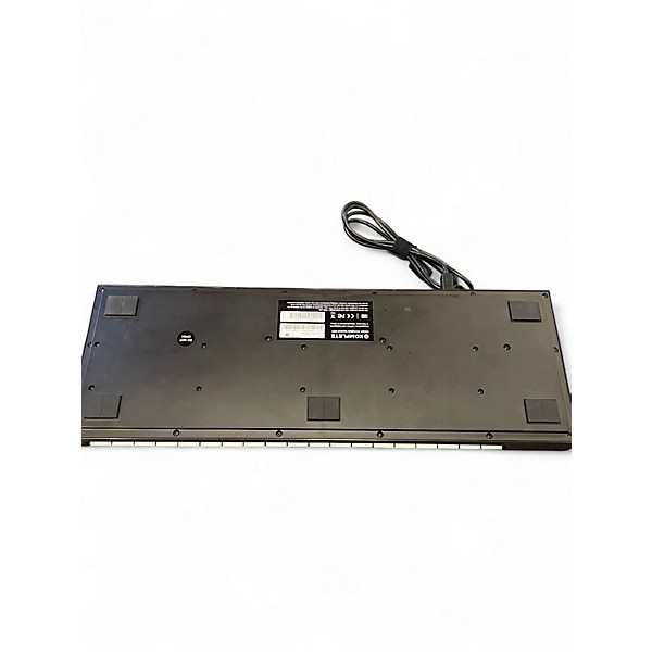 Used Native Instruments Komplete Kontrol M32 MIDI Controller