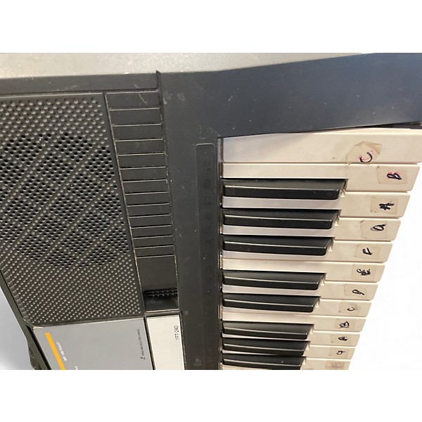 Used Yamaha ypt-240 Portable Keyboard