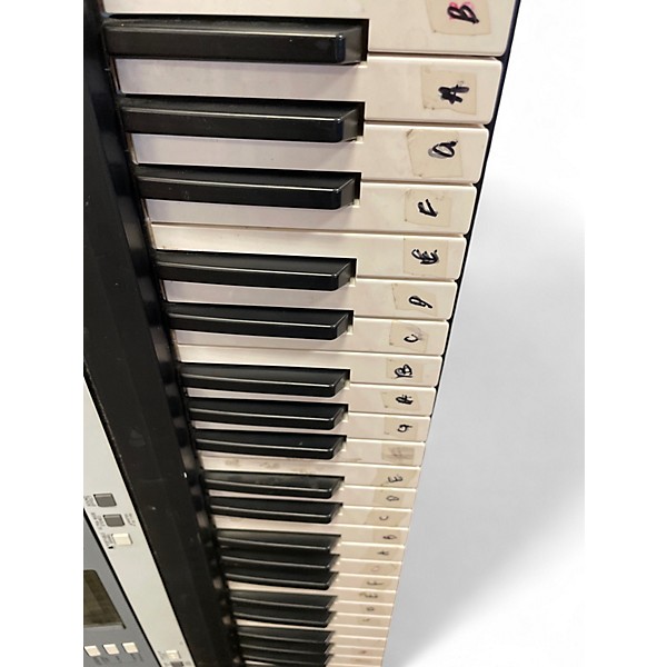 Used Yamaha ypt-240 Portable Keyboard